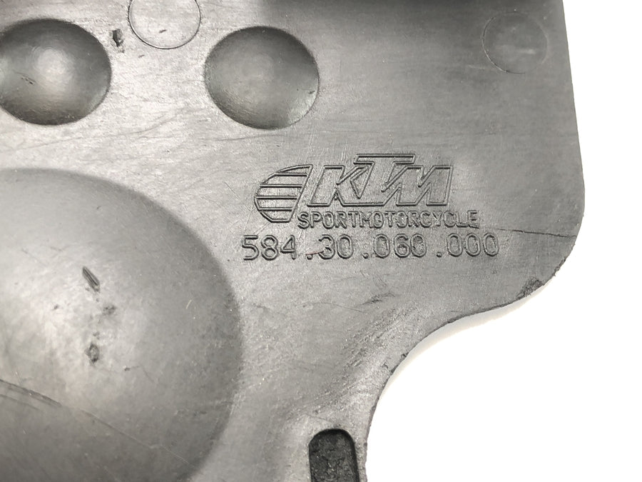 KTM 640 LC4 Prestige [2005] - tandhjulsdæksel plast