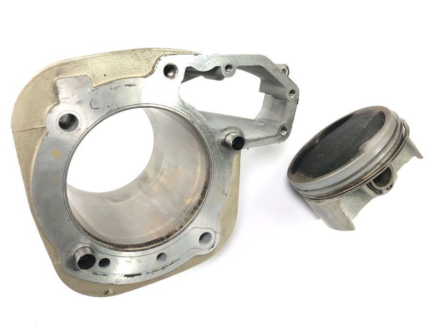 BMW R 1100 RT 259 [1999] - cylinder med stempel til venstre