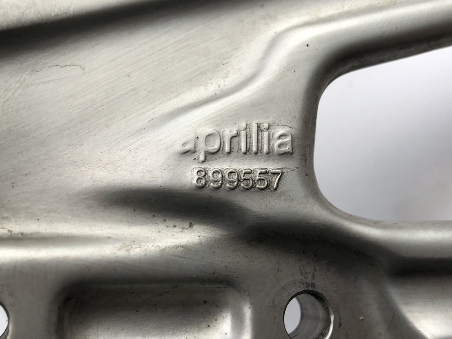 Aprilia RS 125 TW [2017] - Fodstøttesystem førerfodstøtte med holder foran til højre