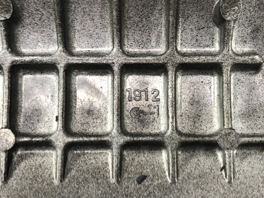 Kawasaki ZR7 ZR750F [1999] - Starter Cover Motor Lid Starter Cover LiG