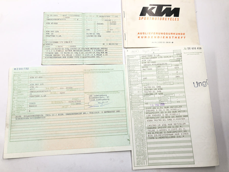 KTM 640 Adventure LC4 [2001] - stel med papirer
