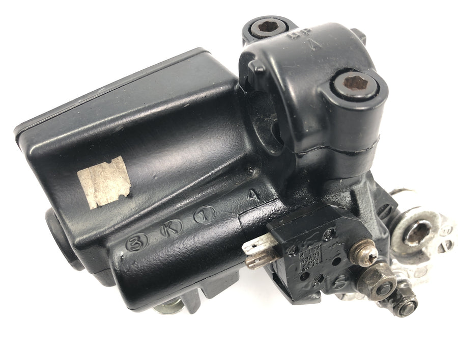 Kawasaki Zephyr 750 ZR750C [1994] - Forbremsepumpe bremsecylinder