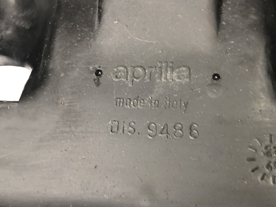 Aprilia RS 125 Extrema [1994] - Bagerste underkonstruktion, inderpanel, bageste nummerpladeholder forkortet