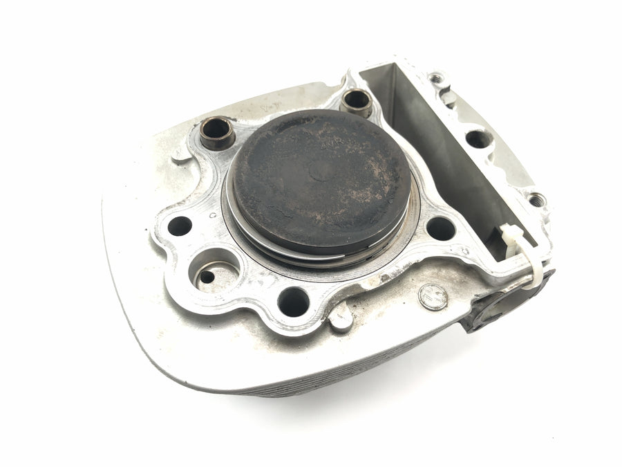 Yamaha XVS 650 4VR [1997] - Cylinder med stempel foran