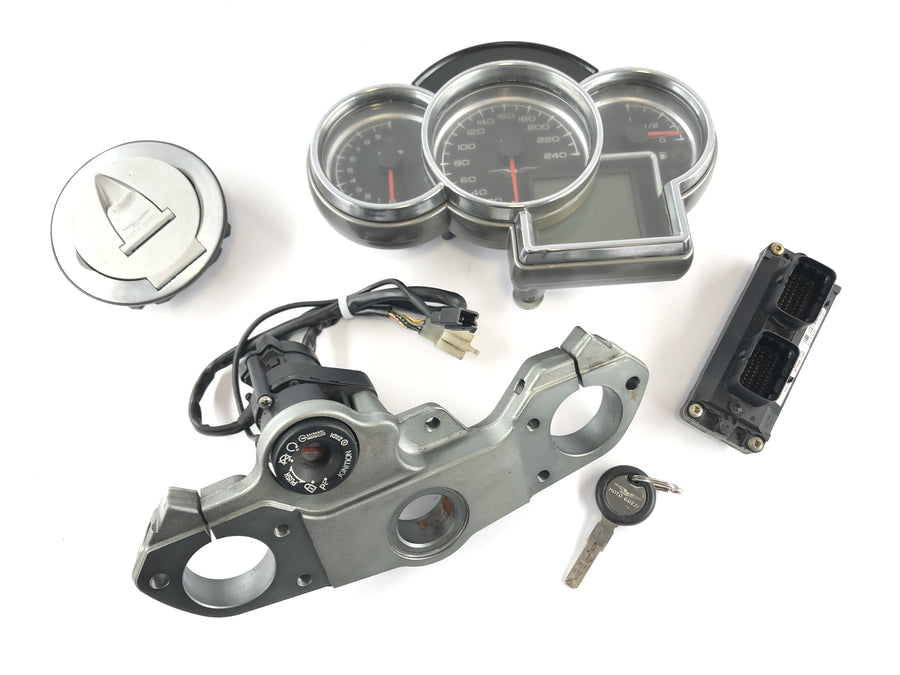 Moto Guzzi Norge 1200 [2006] - Tacho Cockpit Ignition Lock Tank Lock til Gabelbrücke over CDI