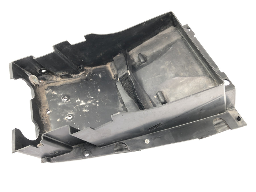 Kawasaki ZR7 ZR750F [1999] - Batteri Container Holder Cover på bagsiden plastik