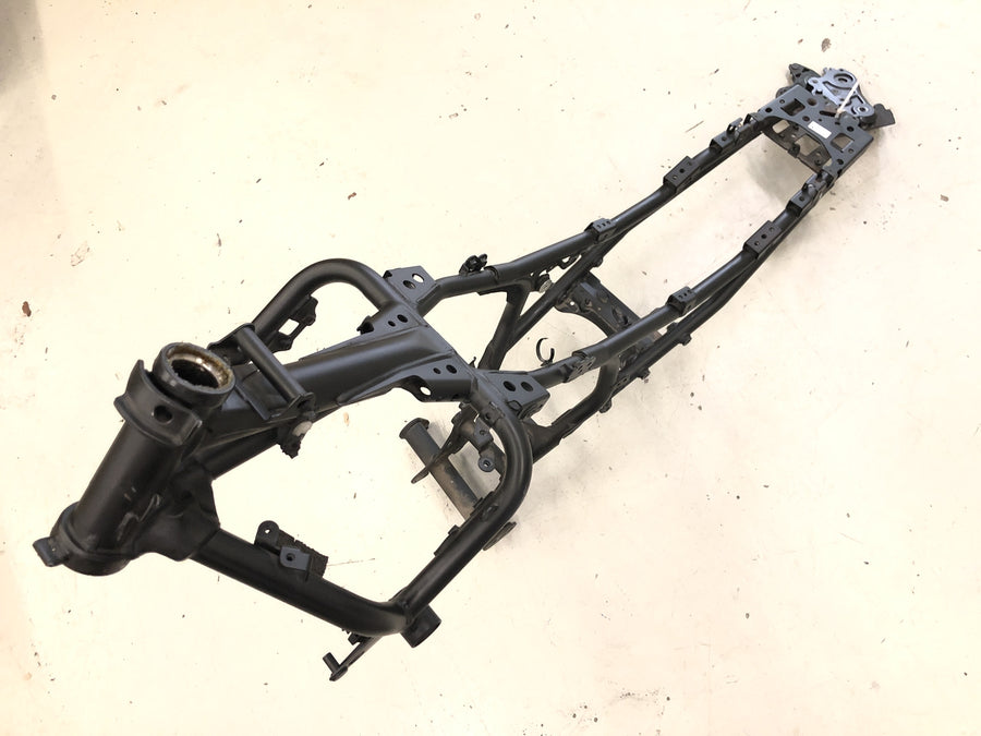 Yamaha MT07 RM04 [2014] - Ramme med papirer