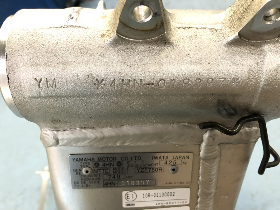 Yamaha YZF 750 R 4HN [1996] - Frame med papirer