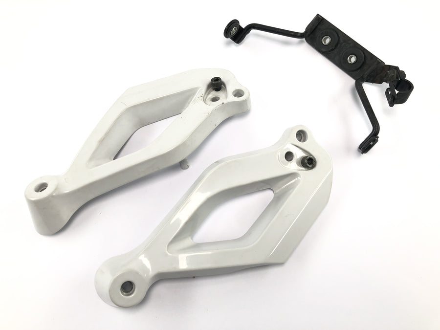 Yamaha MT 03 RM02 [2007] - Lampeholder forlygtebeslag