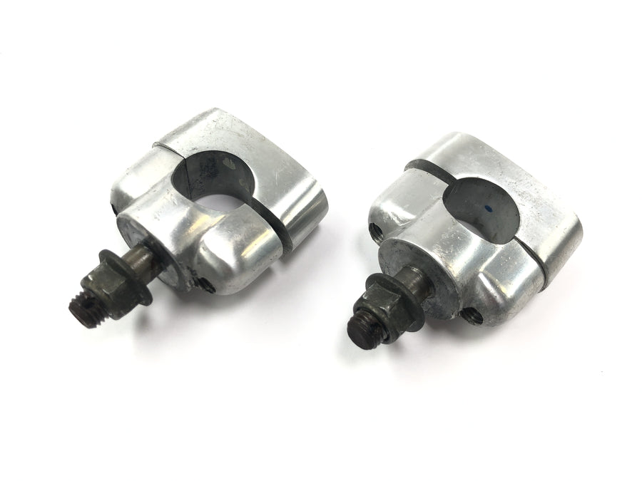 Yamaha XJR 1300 RP02 [1999] - Styrbeslag styrholder klemmepar til 22 mm styr