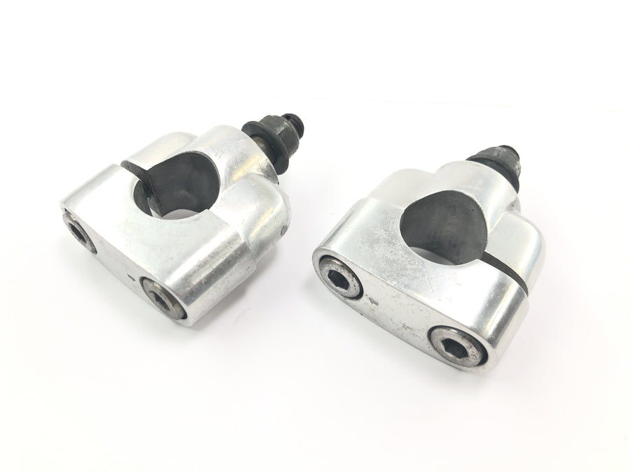 Yamaha XJR 1300 RP02 [1999] - Styrbeslag styrholder klemmepar til 22 mm styr