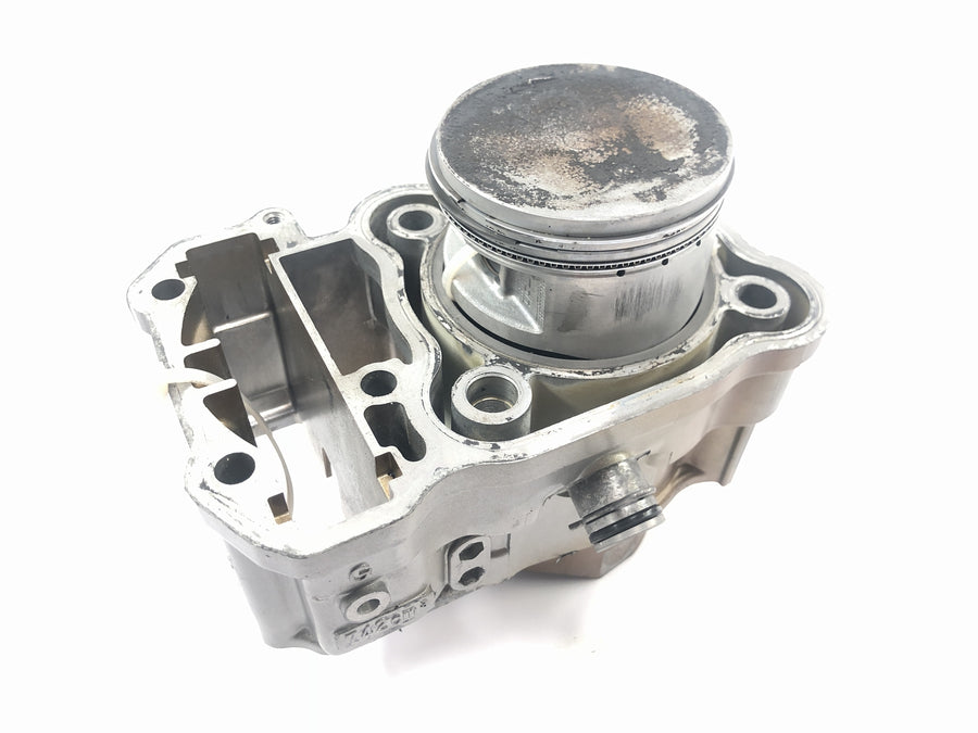 Honda XRV 750 Africa Twin RD04 [1992] - cylinder med stempel foran