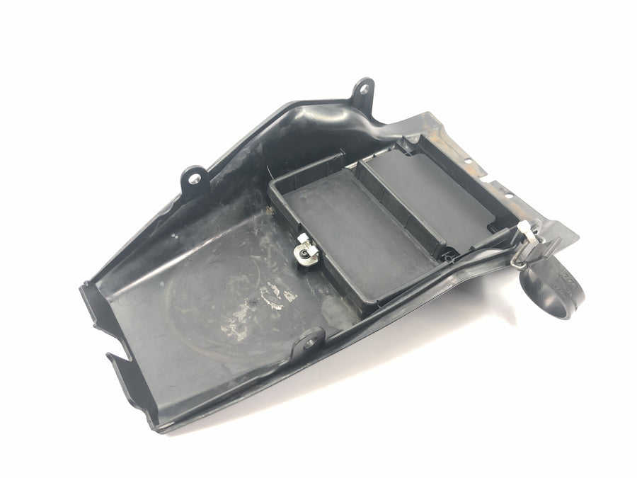KTM Duke 690 A3 [2012] - Batterikasse batteriholder bagerste rum indvendigt panel