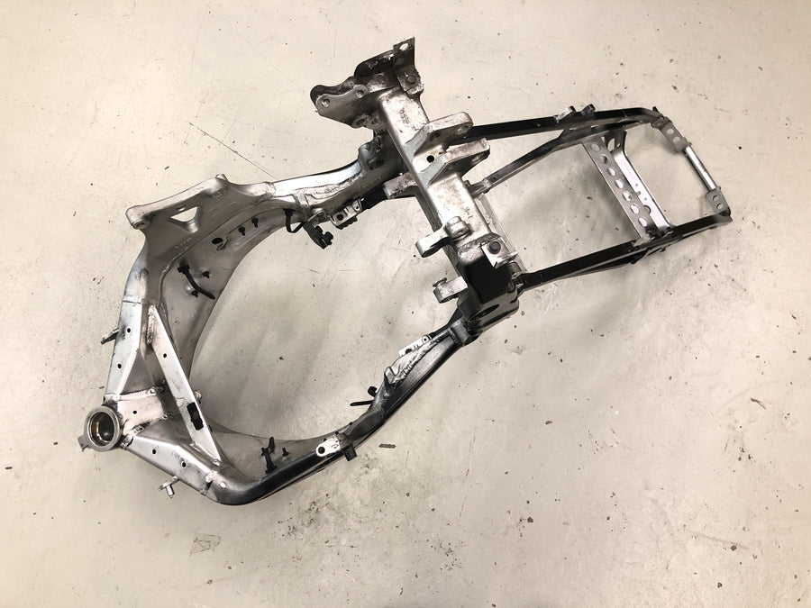 Yamaha YZF R1 RN04 [2001] - Ramme hovedramme chassis med papirer