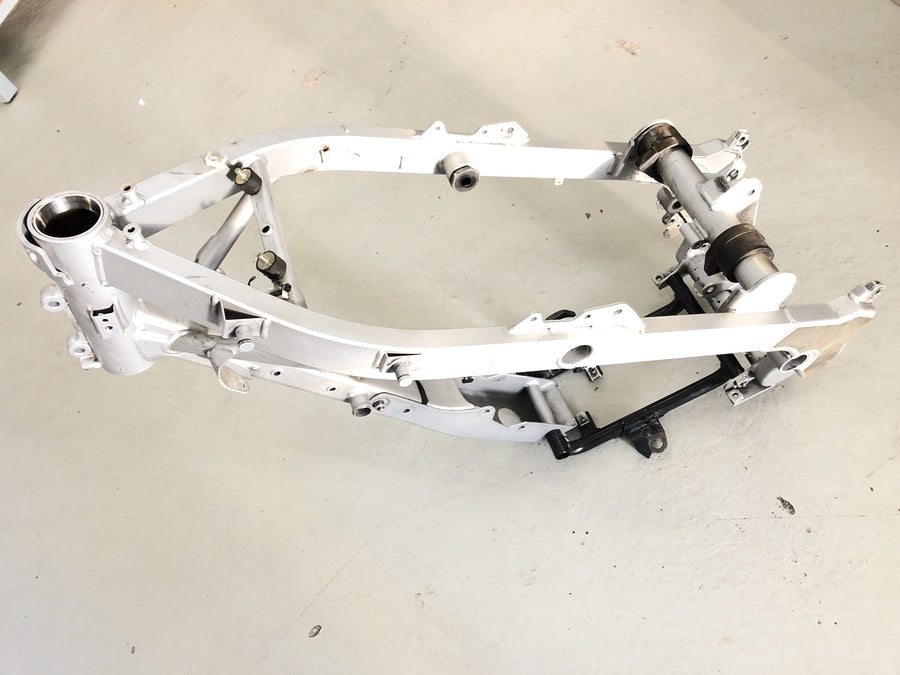 BMW F 650 GS R13 [2002] - Ramme med papirer