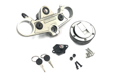 Moto Guzzi V10 Centauro [1998] - Låsesæt tændingslås med gaffelbro i toppen af tankdækslet