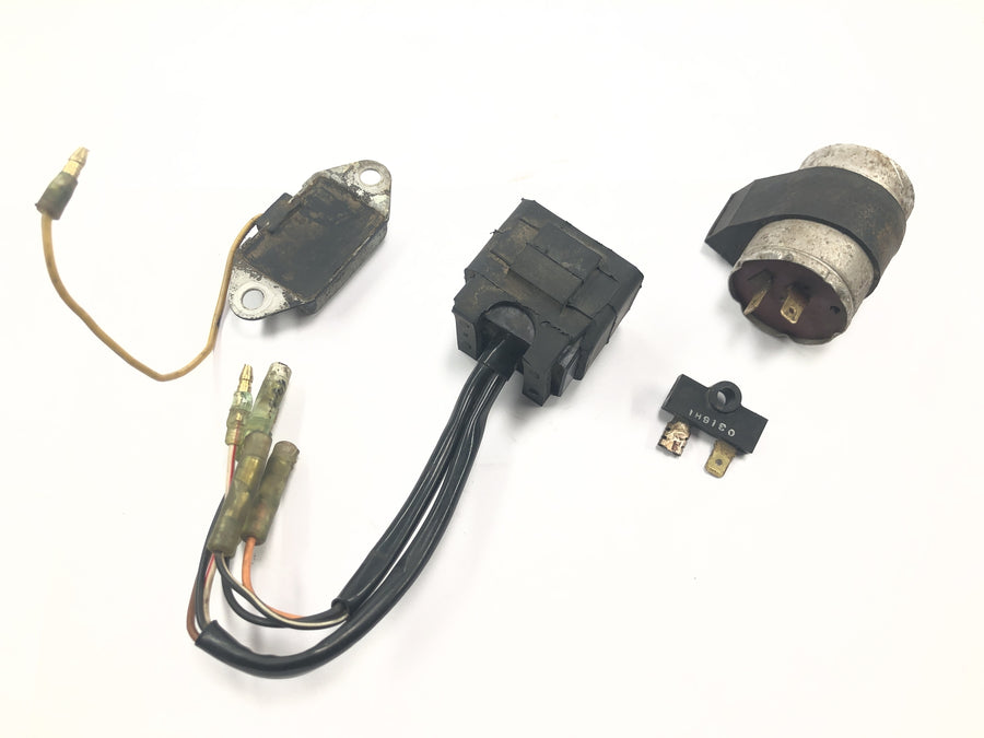 Yamaha DT 175 2K4 [1982] - relæelektronik bundt
