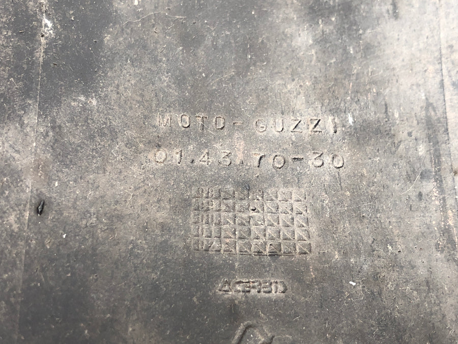 Moto Guzzi V11 Sport [1999] - Baghjulsafdækning Bagskærmsstænkskærm