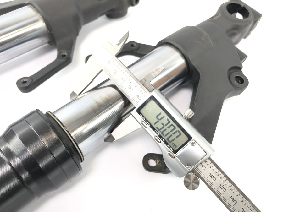 Yamaha YZF R1 RN09 [2003] - Gaffel på hovedet