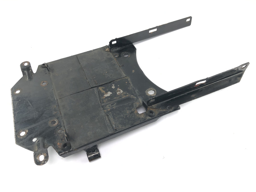 Moto Guzzi V7 Special [1971] - Batteriholder, batteriholder, bagmonteringsplade