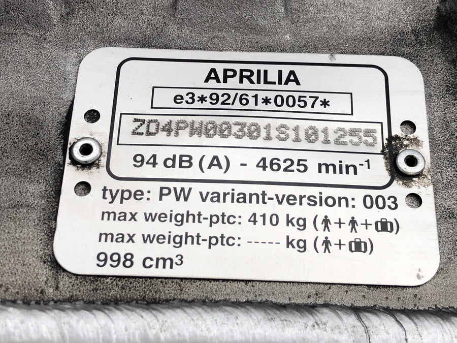 Aprilia første 1000 Futura [2002] - Frame med papirer