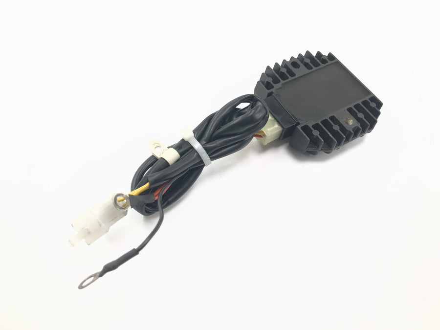 Honda CBR 900 RR Fireblade SC33 [2000] - Spændingsregulator ensretter regulator