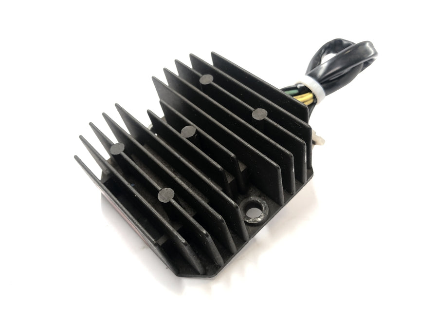 Honda XBR 500 PC15 [1989] - Kontrol af ensretters spændingsregulatoroplader 12v