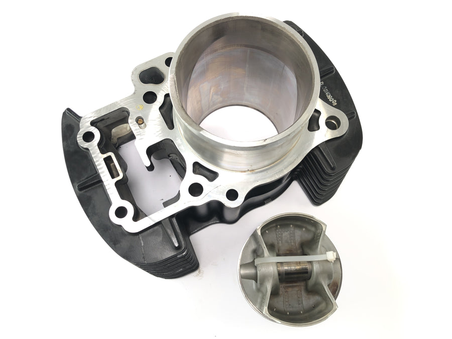 Suzuki VZ 1500 WVCU [2011] - cylinder med stempelcylinder foran