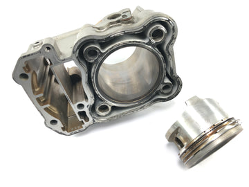 Honda XRV 750 Africa Twin RD04 [1990] - Cylinder med bageste stempel
