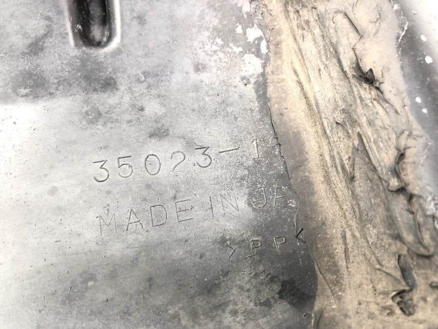 Kawasaki ZR7 ZR750F [1999] - Batteri Container Holder Cover på bagsiden plastik