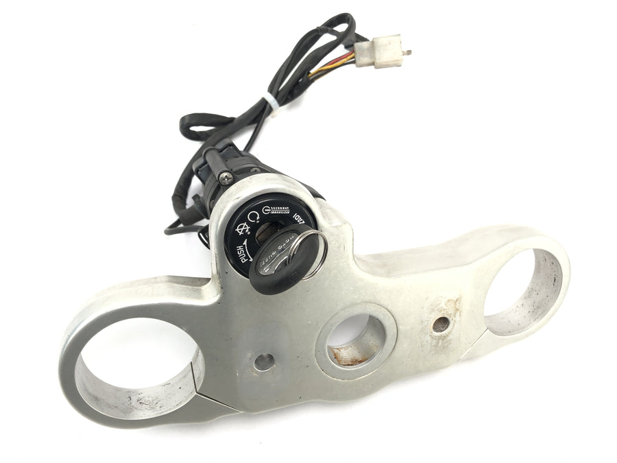 Moto Guzzi Stelvio 1200 4V [2009] - Låsesmed med Speedometer Control Unit Tank Lock and Fork Bridge over