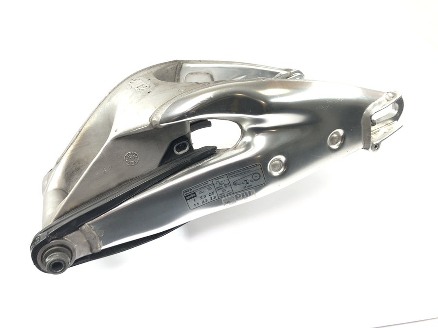 Aprilia RSV 1000 RP Mille [2001] - Svingarm baghjul svingarm