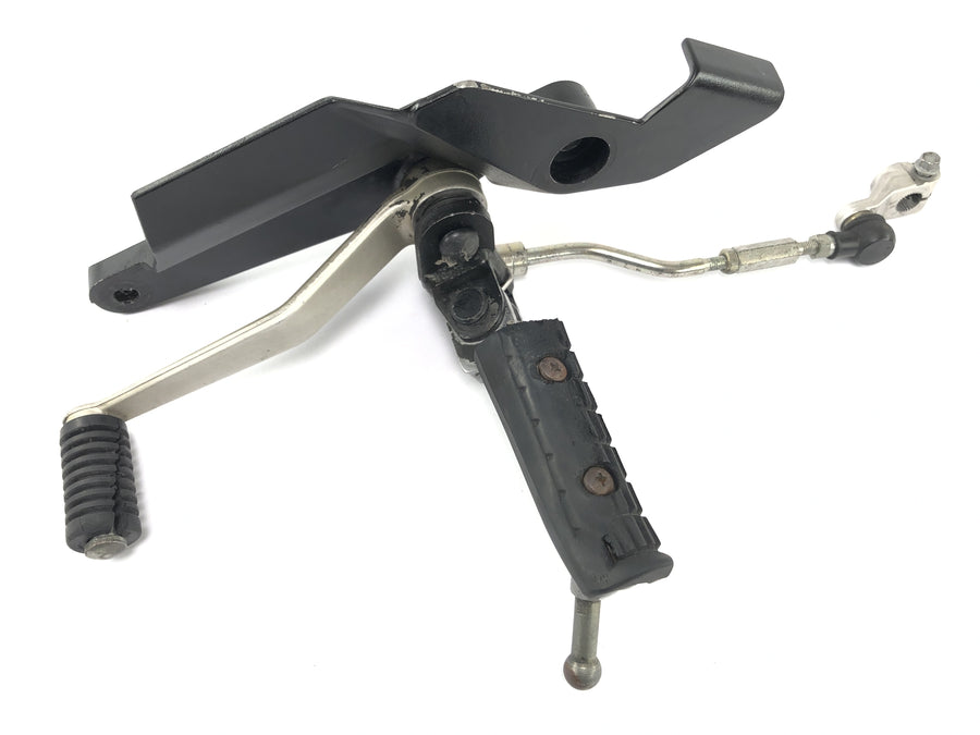 Triumph Daytona 900 T300 [1993] - Fodstøtte til venstre med Shift Lever Foot Switching Lever Switch Pedal til venstre