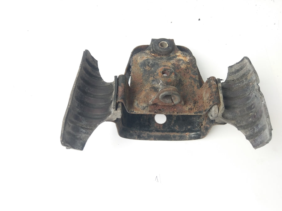 Yamaha Rd 250 350 - Type 351 352 - Tankholder tank tilknytning