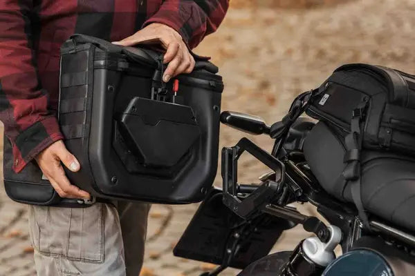Royal Enfield Classic [SW-MOTECH] – V-LOC Legend Gear Sidetaske (11 liter)