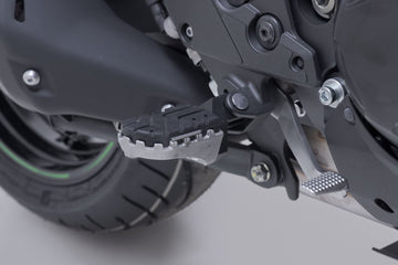Kawasaki Versys 1100 [2025-2026] - ION fodstøttesæt sølv – billede 2