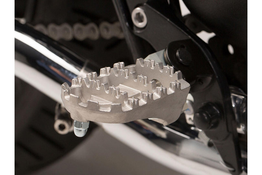 Triumph Bonneville 865 SE [2012] - ION Fußrasten-Kit – Bild 5