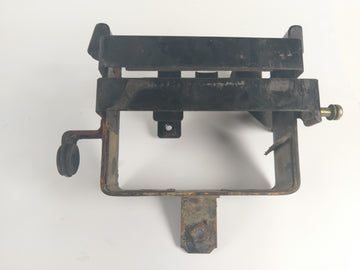 Suzuki DR 650 SP42B - Batterikasse med sikringer