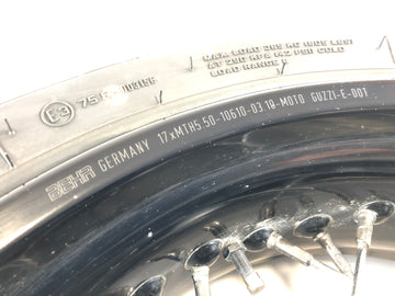 Moto Guzzi Stelvio 1200 8V [2011] - Detaljeret visning af baghjulsfælg hjul