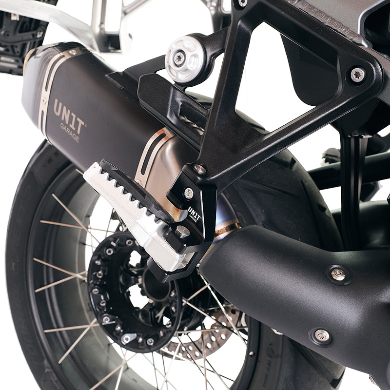 BMW R 1300 GS Adventure [2024–2026] - BMW R1300GS und ADV Sozius-Komfort-Kit mit abgesenkter Fußstütze