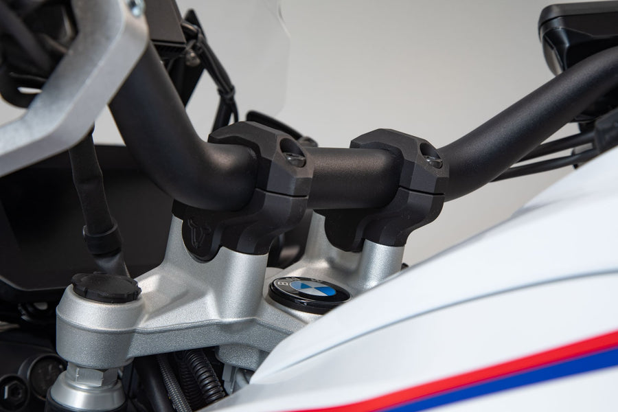 BMW R 1200 GS [2019] - styr flyttet 32 mm opad og 25 mm bagud, sort - billede 1