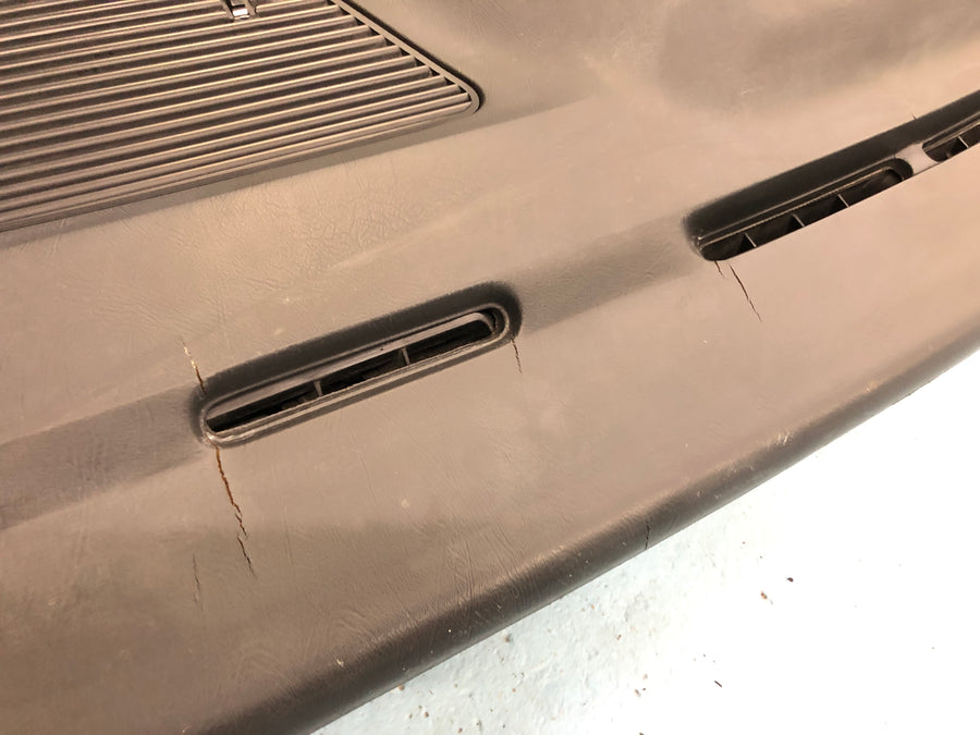 BMW M 535i E28 [1986] - Dashboard Få revner