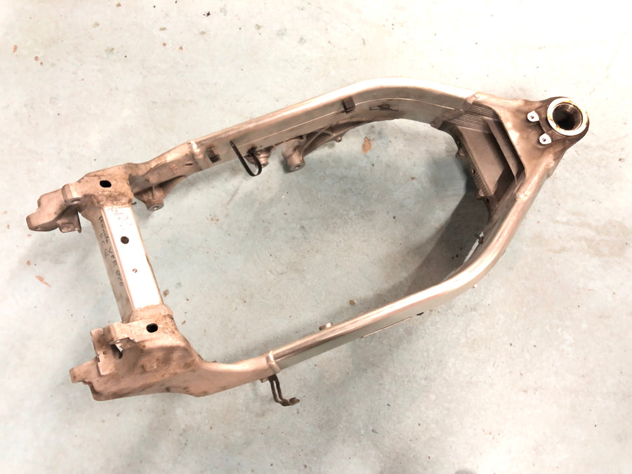 Honda VFR 800 RC46 [1999] - Frame med papirer