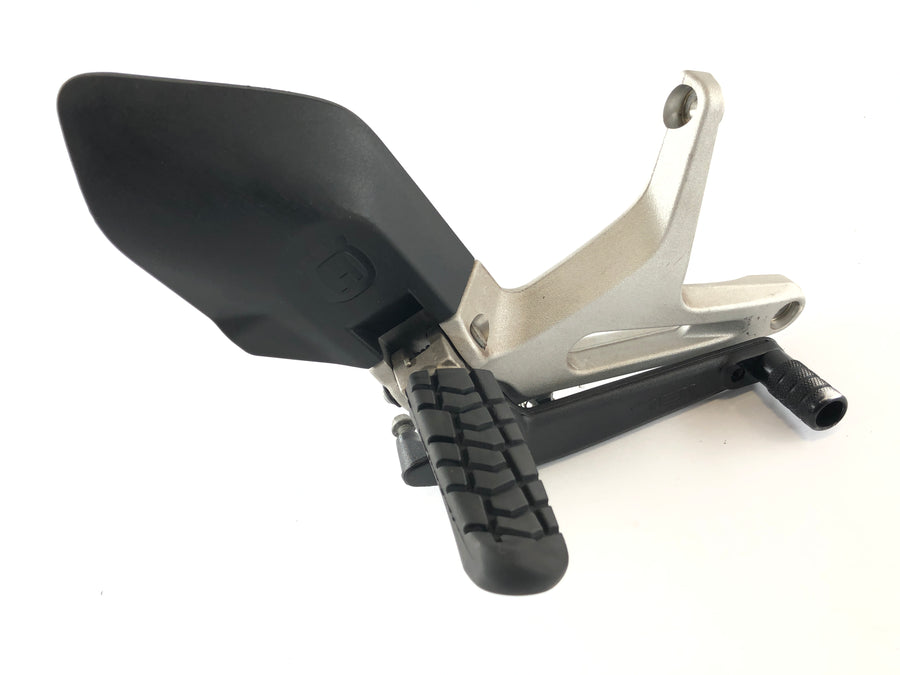 Husqvarna 701 Vitpilen [2018] - Driver's Foodran Right With Holder and Brake Pedal