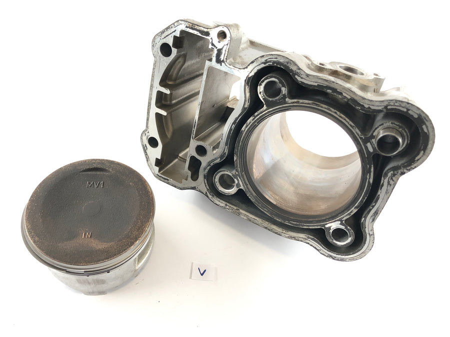 Honda Africa Twin XRV 750 RD07 [1993] - Cylinder med stempler foran
