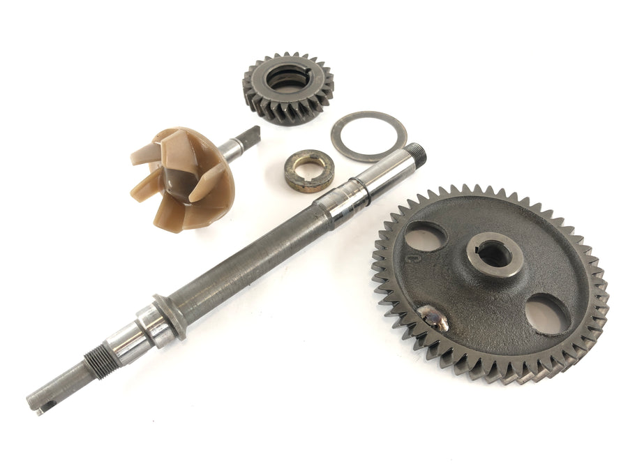 Ducati 888 Strada [1993] - Water Pump Drive med skaft og gear sæt