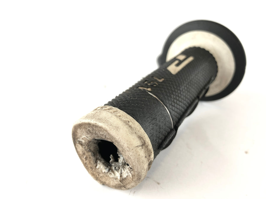 Husqvarna TE 510 [2008] - Styret fittings på det rigtige gashåndtag