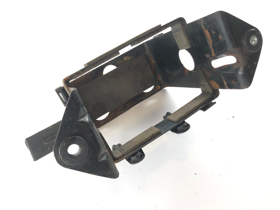 Suzuki DR 750 S SR41B [1988] - Batteri Box Battery Tag