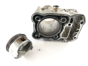 Honda Africa Twin XRV 750 RD07 [1993] - Cylinder med stempler foran