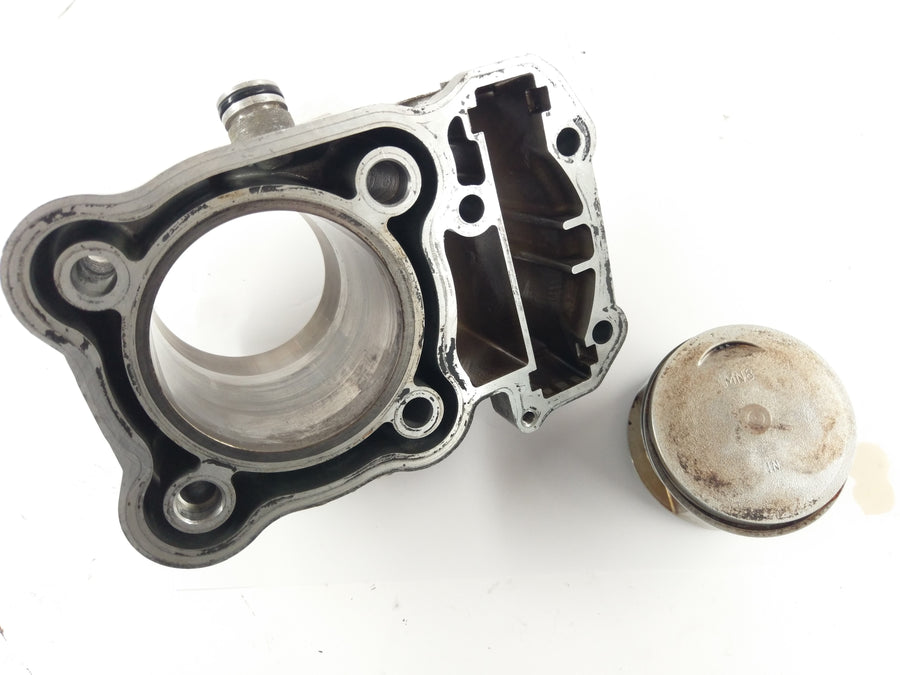 Honda Africa Twin XRV 650 RD03 [1989] - Cylinder med stempel